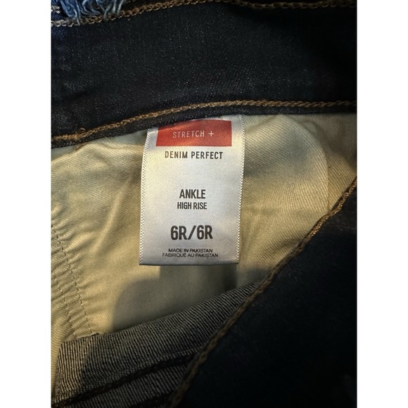 Express Denim Perfect Ankle High Rise Button Fly Blue Jeans Frayed Waist Sz 6 - Picture 6 of 6